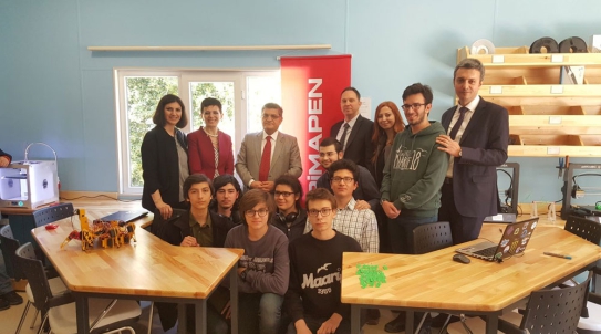 Ouverture de la Chambre Maker Pimapen au Lycée Anatolien de Kadıköy.